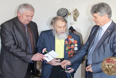 Помнить заслуги старшего поколения